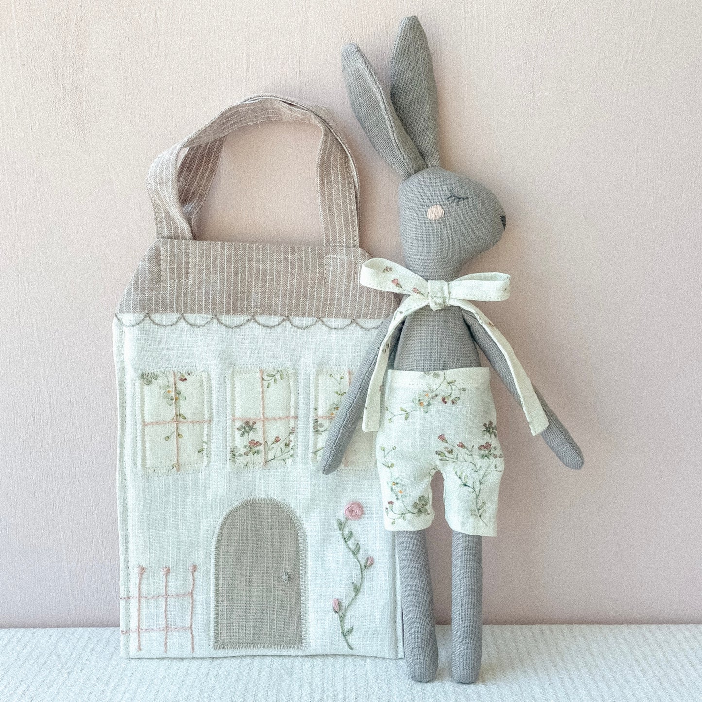 Daisy bunny doll & house bag