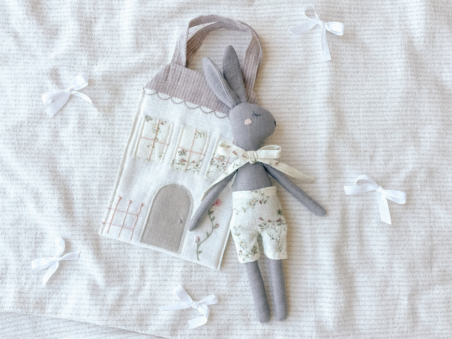 Daisy bunny doll & house bag