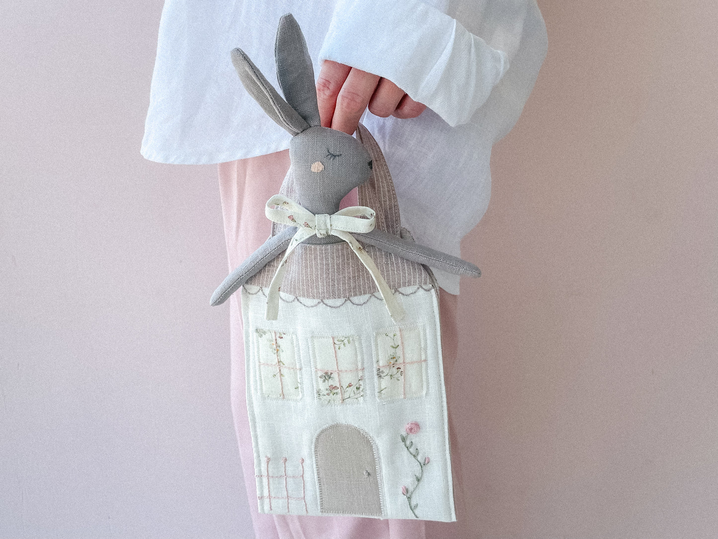 Daisy bunny doll & house bag